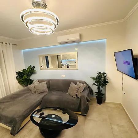 Crystal House דירה